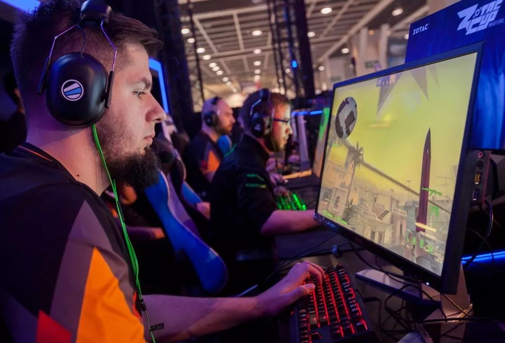 游戏和电子竞技:政策放开，大佬间隙，没人能裸泳 ｜ 2019展望